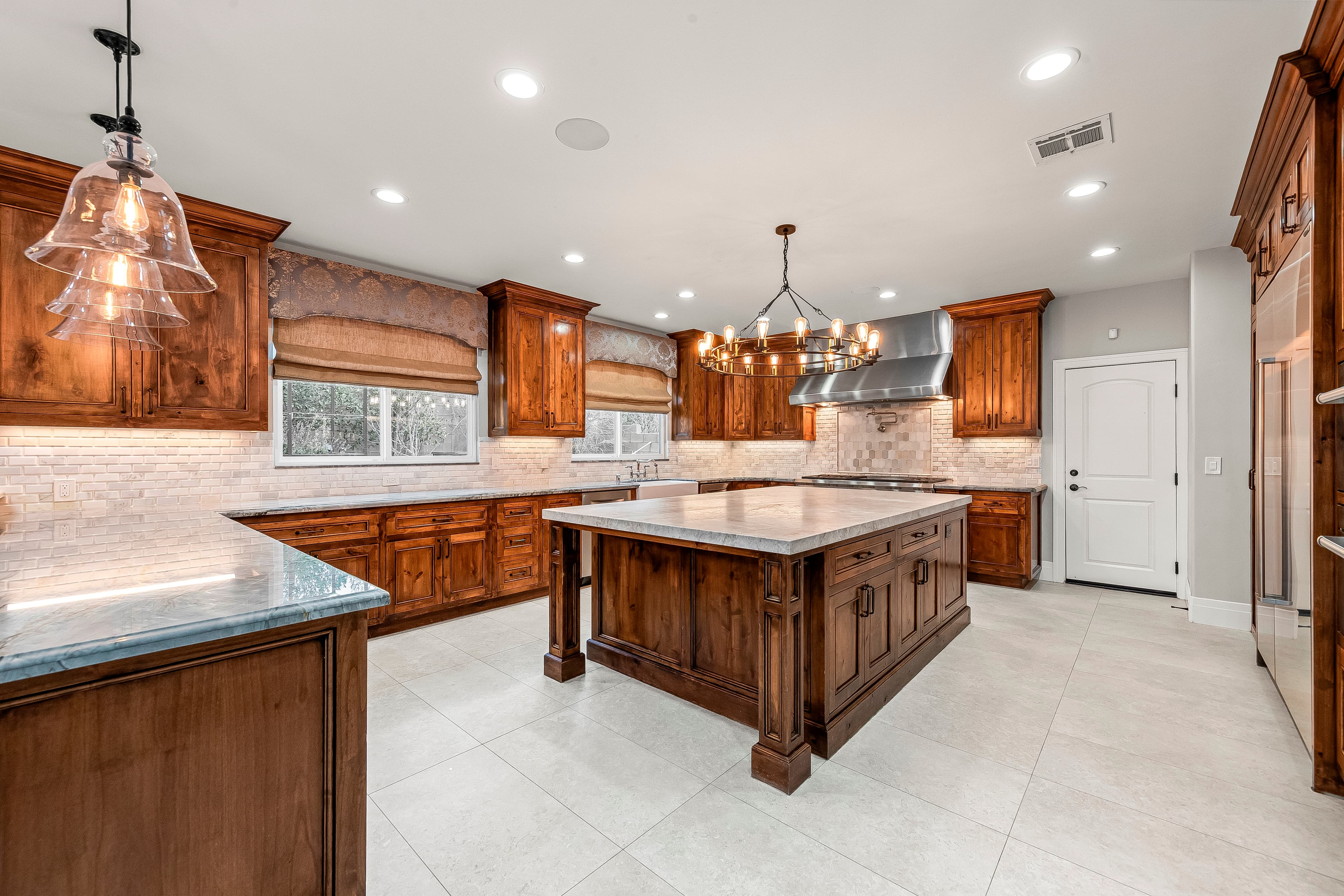 Modern gourmet kitchen